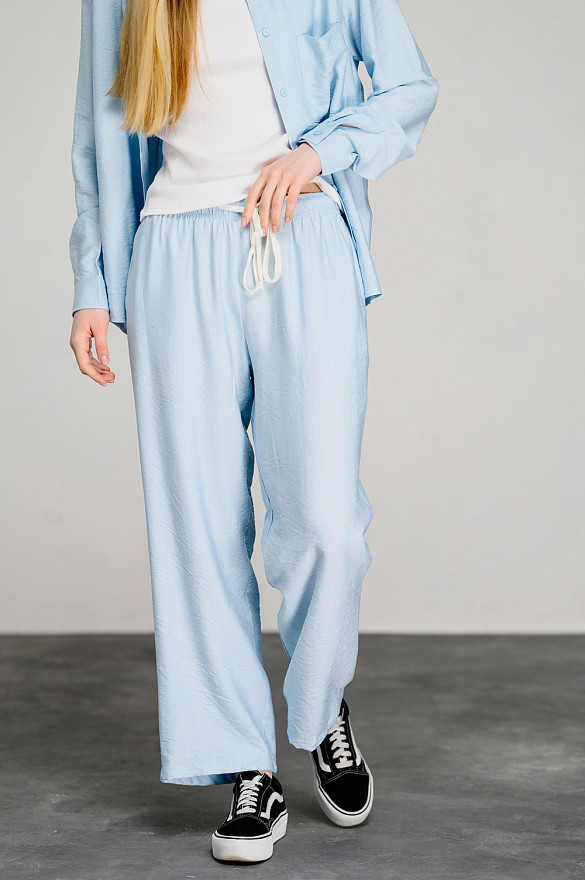 Blue loose trousers with elastic