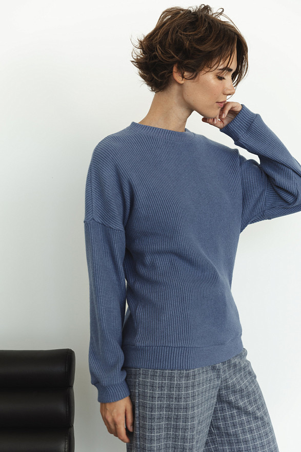 Синій вільний в'язаний светр