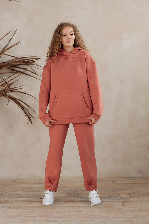 Sweatshirt with pocket and slogan