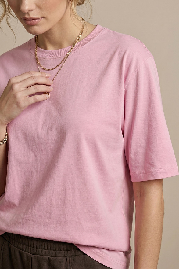 Розовая базовая футболка с круглой горловиной