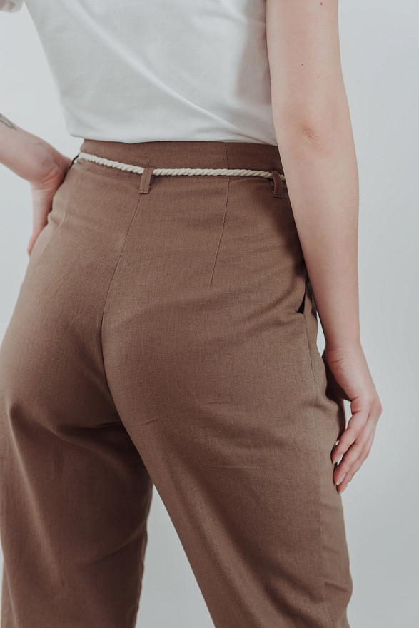 Штани кольору фундука з льону