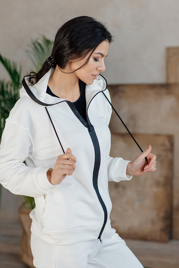 Молочный худи на змейке