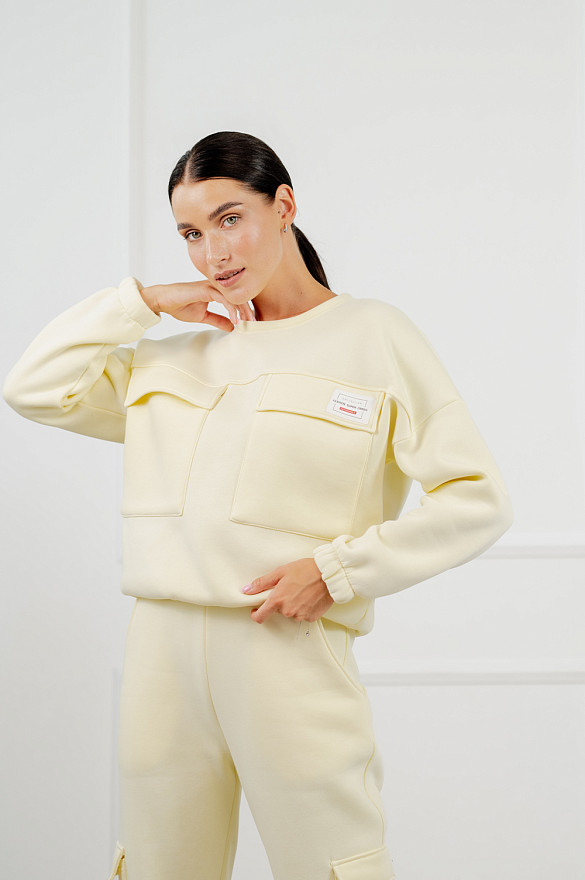 Кремовый укороченный свитшот из трикотажа на флисе