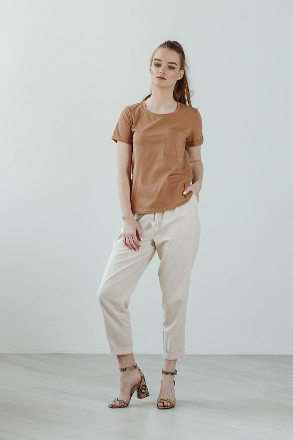 Бежевая футболка из хлопка
