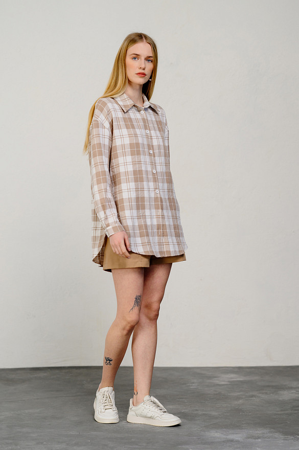 Бежевая удлиненная рубашка оверсайз