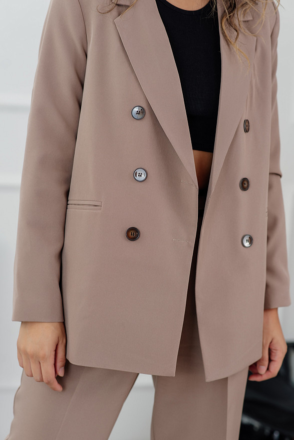 Двубортный жакет свободного силуэта