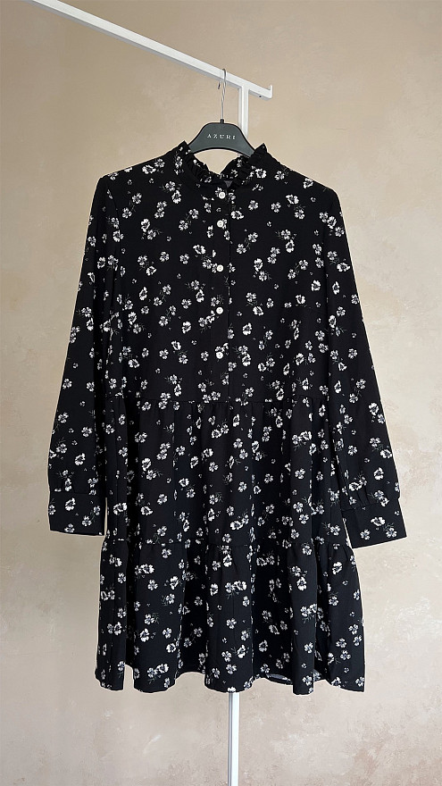 Чорне плаття вільного крою