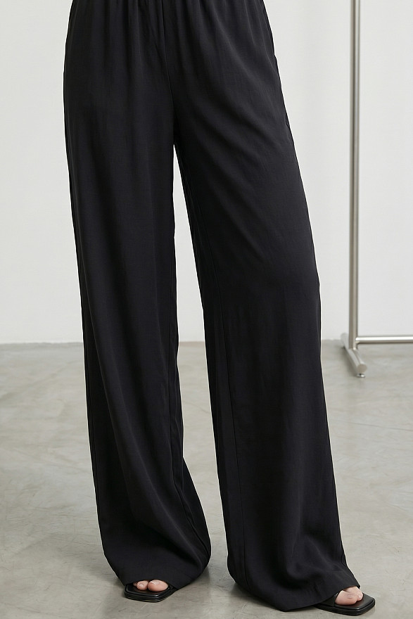 Вільні жіночі штани на резинці з кишенями