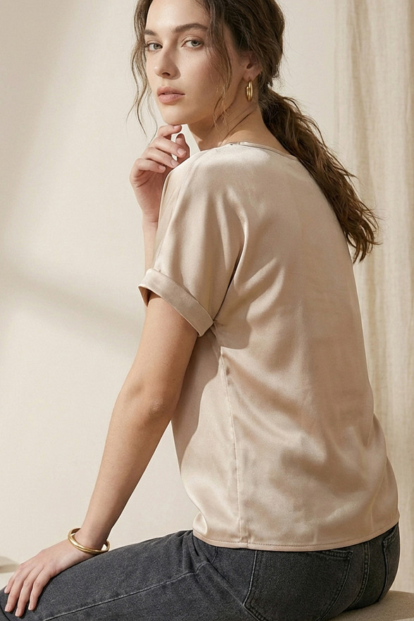 Шелковый топ свободного кроя с цельнокроеными рукавами