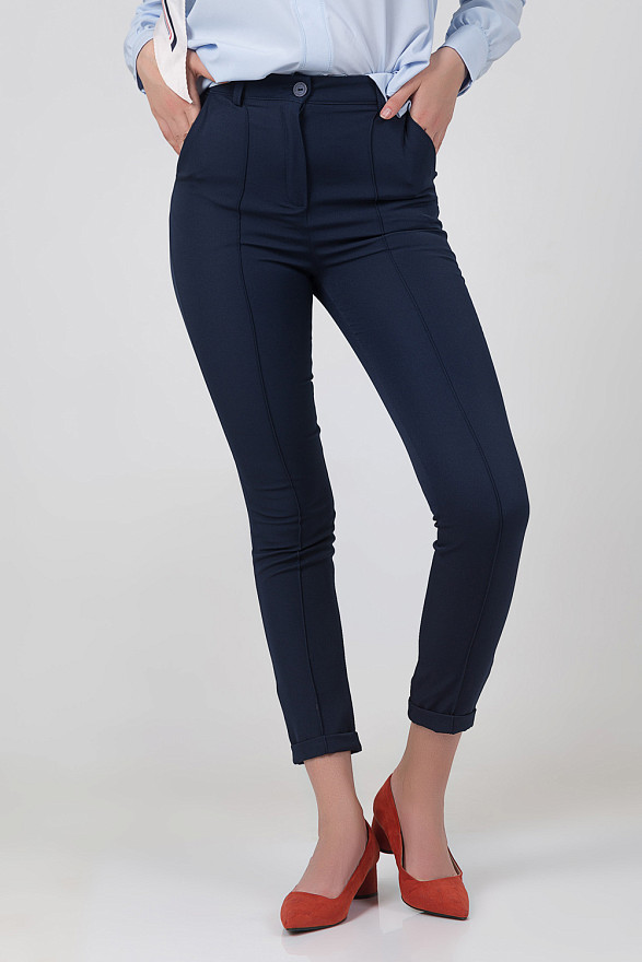 Trousers with arrows