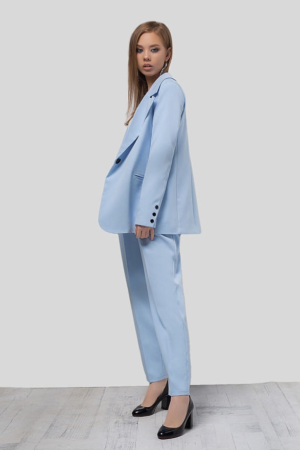 Небесно-голубой пиджак