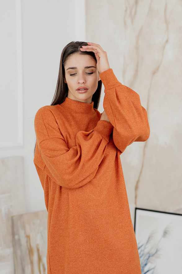 Теплое оверсайз платье из ангоры