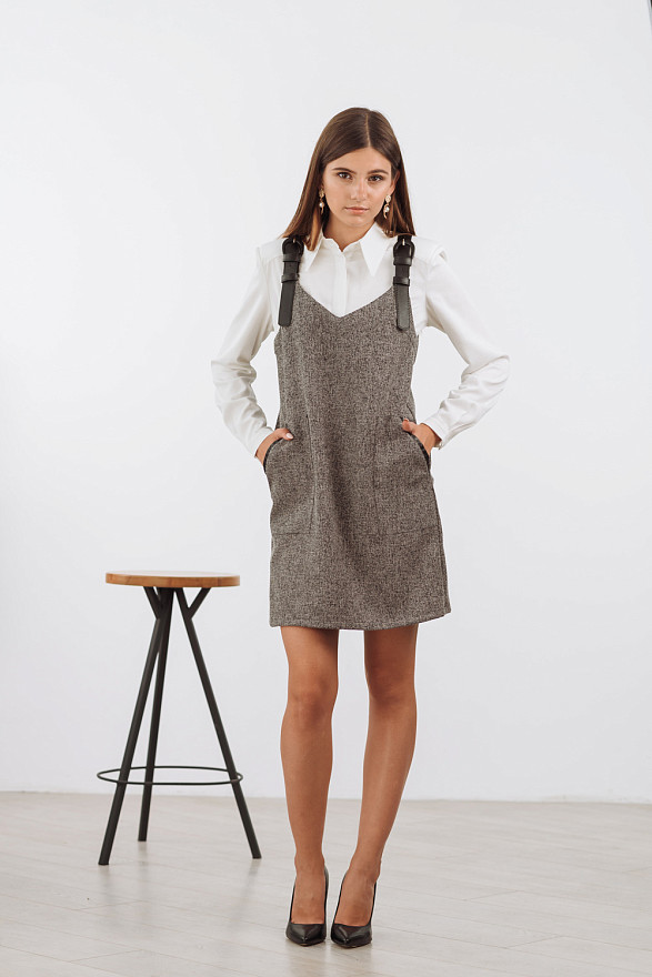 Черный сарафан на бретельках 