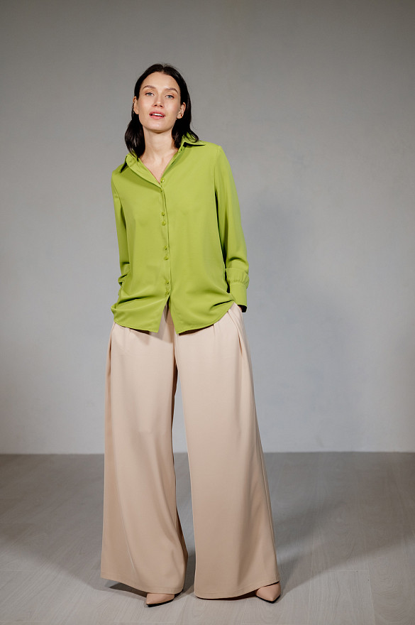 Оливковая блуза на пуговицах