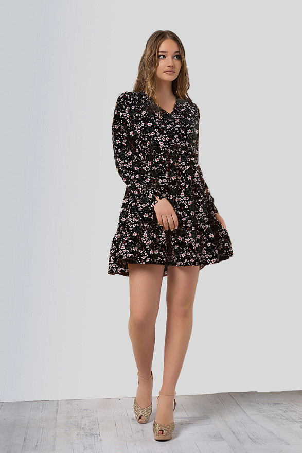 Черное мини платье 