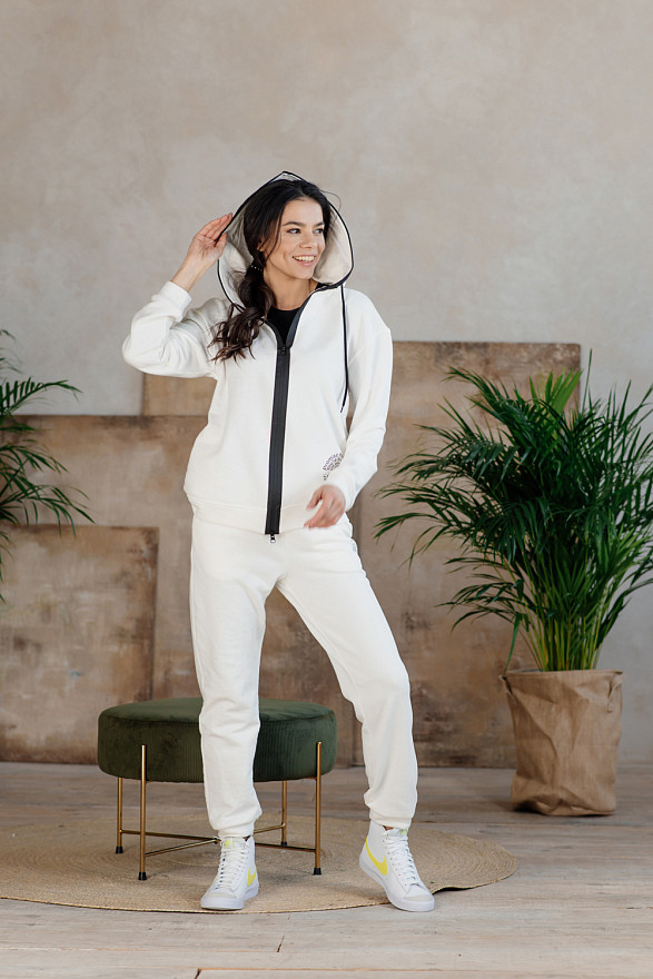 Молочный худи на змейке