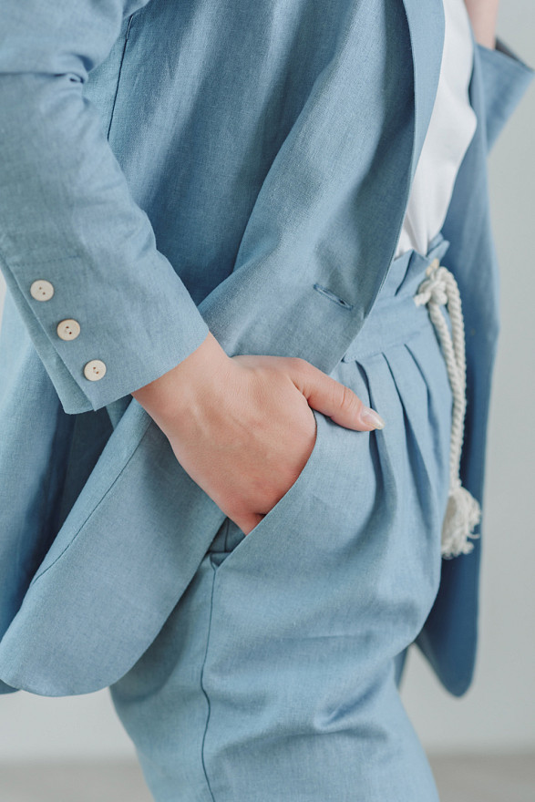 Лляний піджак на гудзику