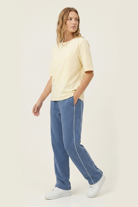 Лимонна базова футболка з круглою горловиною