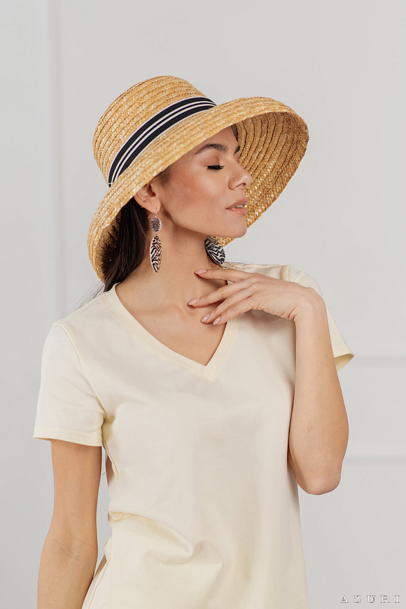 Cream V-neck T-shirt