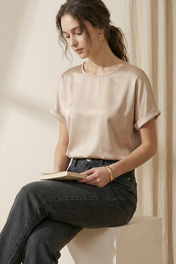 Шелковый топ свободного кроя с цельнокроеными рукавами