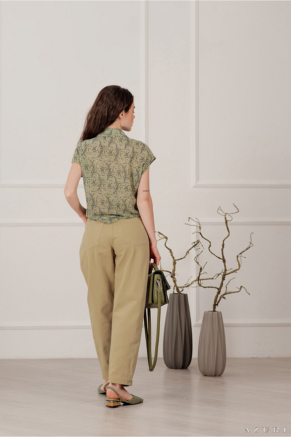 Бежеві джинси банани