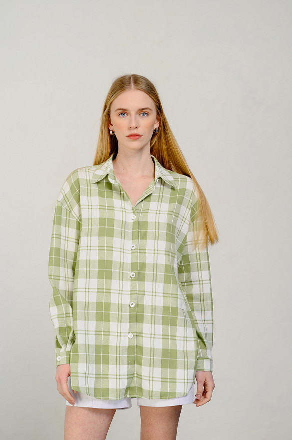 Удлиненная рубашка оверсайз в оливковом цвете