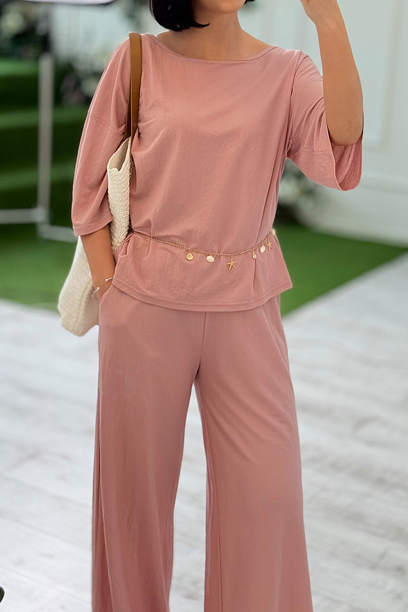 Пудровий трикотажний костюм