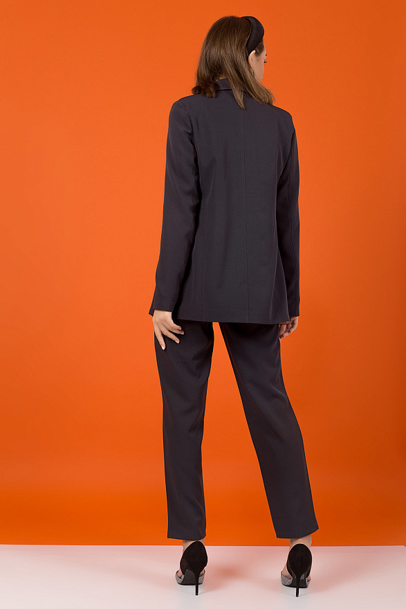 Jacket with collar apage