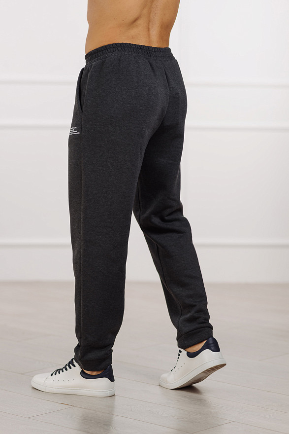 Серые спортивные брюки на флисе