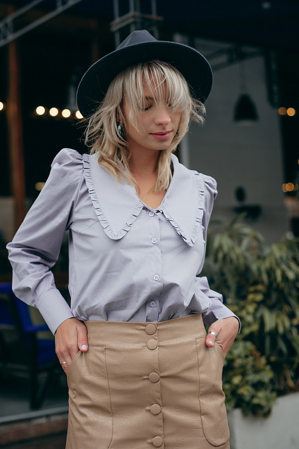 Round collar cotton blouse