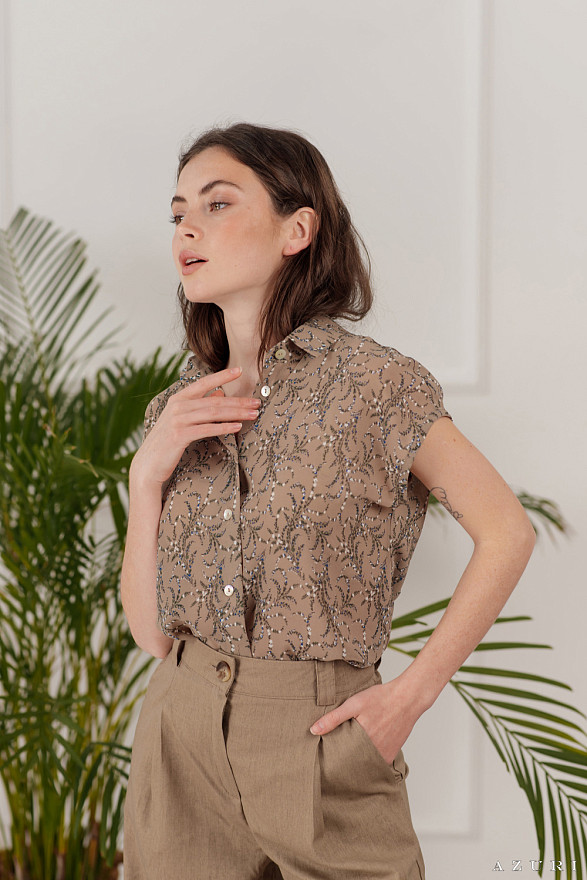 Chiffon blouse with buttons