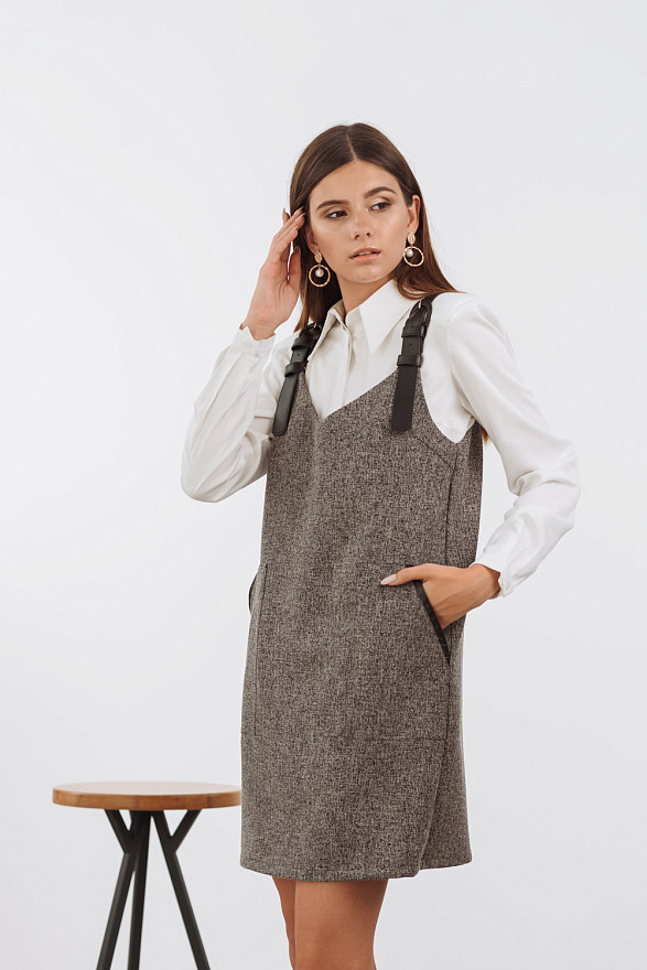 Черный сарафан на бретельках 