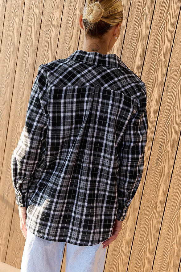 Черная рубашка в клетку