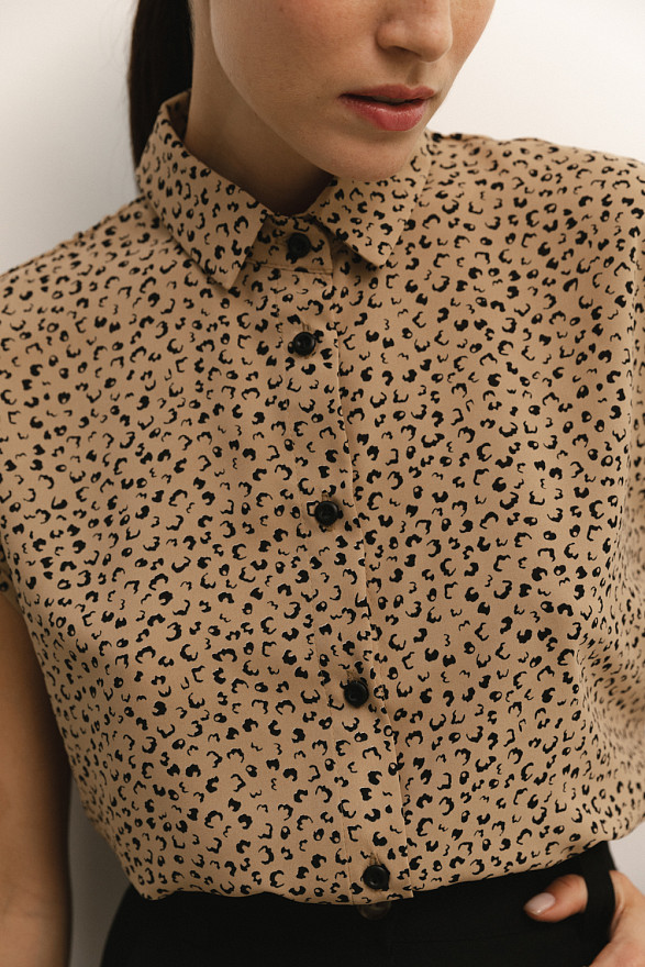 Рубашка свободного кроя в цвете 