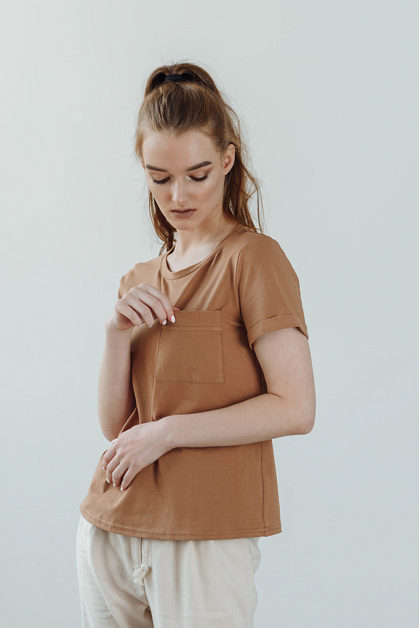 Бежевая футболка из хлопка