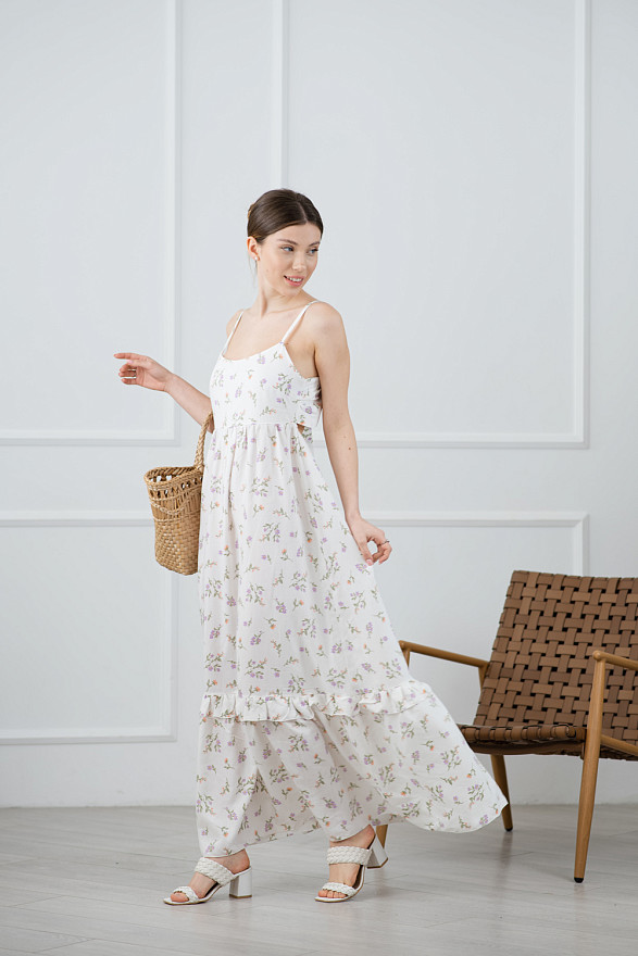 Dairy sundress of a semi-fitted silhouette.