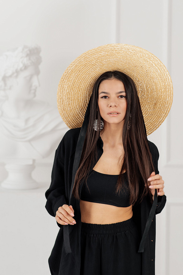 Чорний лляний костюм