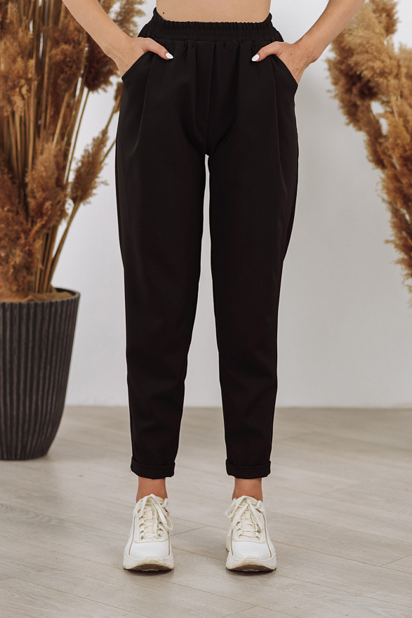 Чорний штани на еластичному поясі