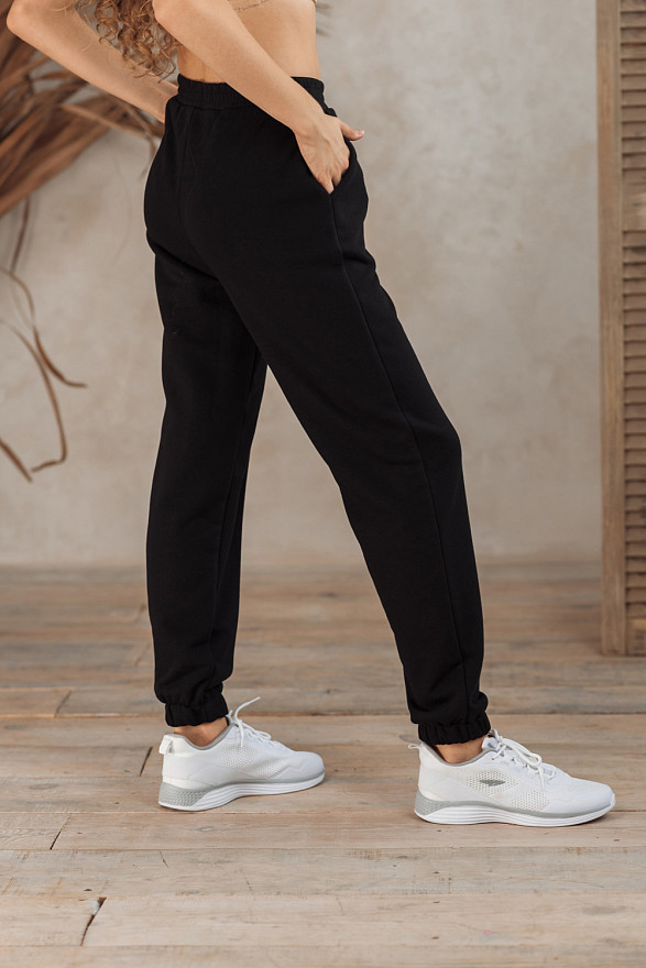 Чорні спортивні штани