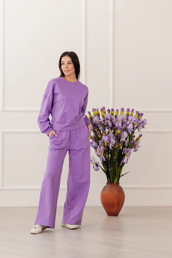 Фіолетовий світшот з об'ємними рукавами