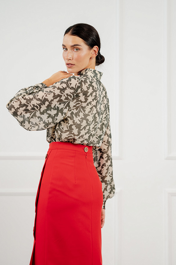 Шифонова блуза з коміром-стійкою у відтінку «хакі»