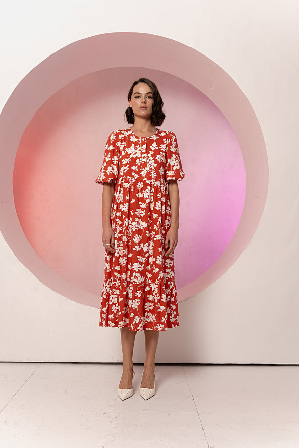 Лососева міді сукня з круглим вирізом горловини