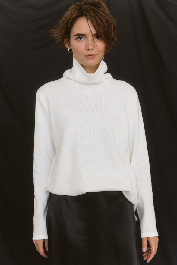 Oversized milk knit sweater with side slits