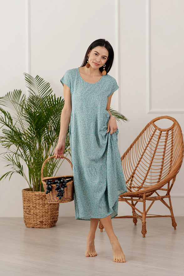 Emerald long dress with ruffles