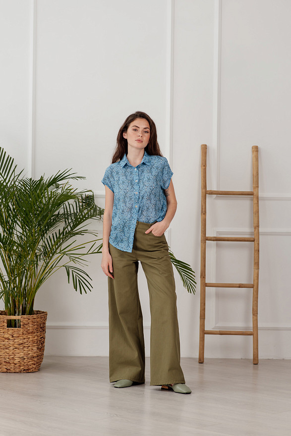Blue chiffon blouse in floral print