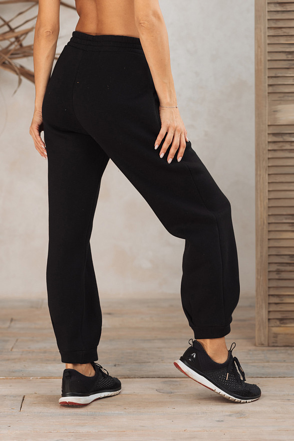 Чорні спортивні штани