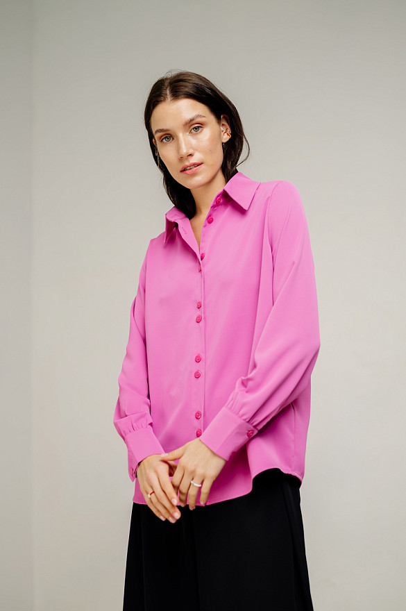 Розовая блуза в романтичном стиле