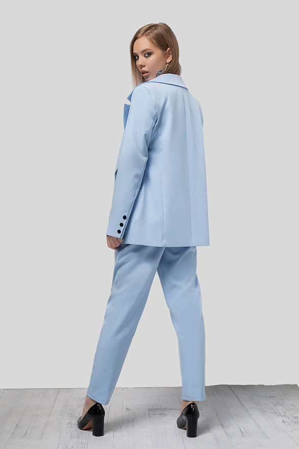Небесно-голубой пиджак
