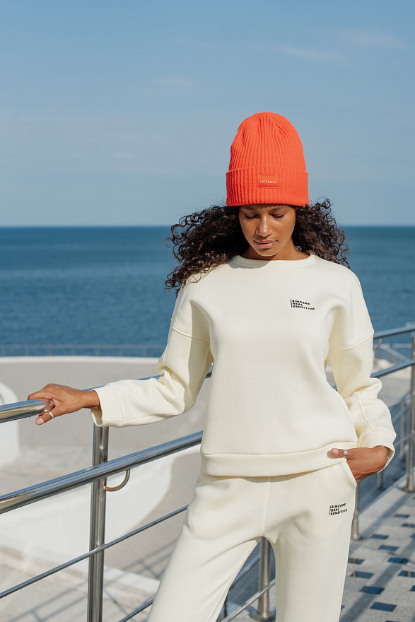 Vanilla sweatshirt with side pockets