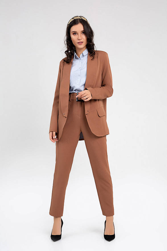 Jacket with collar apage